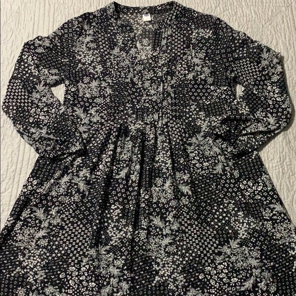 Old Navy Long Sleeved Dress